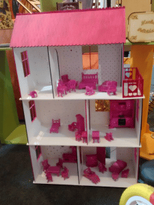 Casa para muñecas con balcón