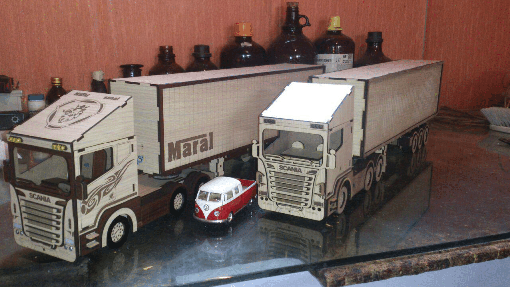 Tráiler con caja — vector para corte CNC