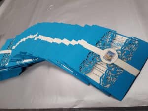 Invitaciones con grecas al centro