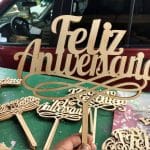 Topper para pastel "Feliz Aniversario" - Vector SVG DXF para CNC Router y Laser CO2 - Descargable gratis | Stanser