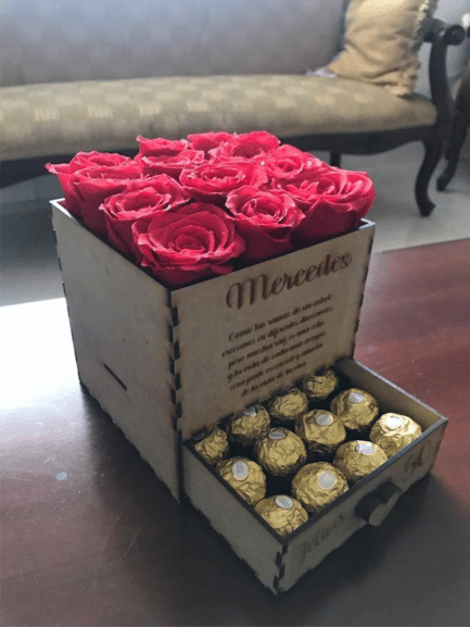 Caja para flores y chocolates