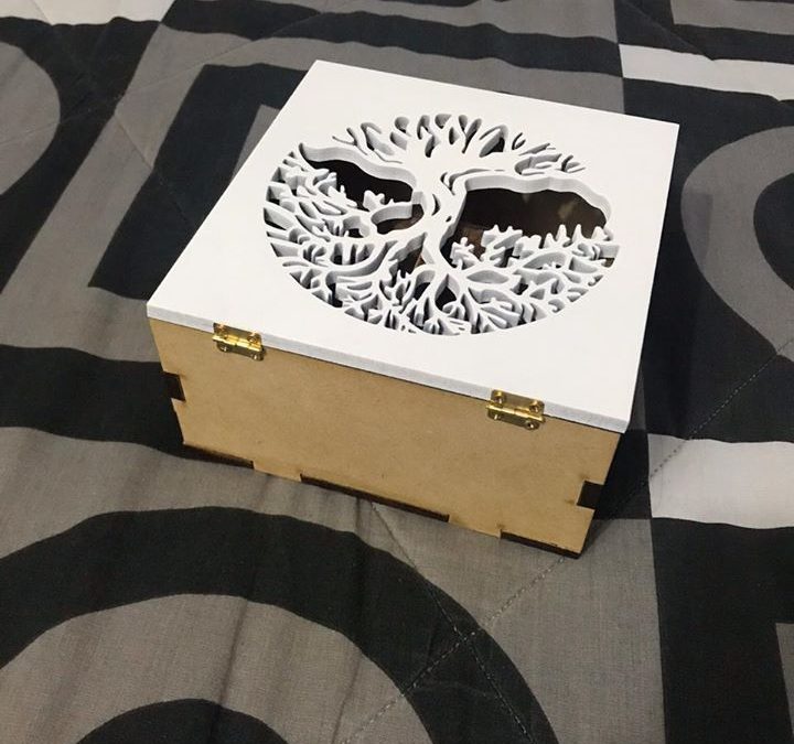 Caja cuadrada «Árbol»