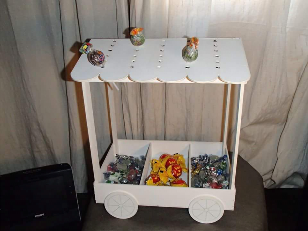 Carrito de dulces con divisiones — vector para corte CNC
