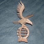 Águila sobre esfera 3D - Vector descarganle para corte CNC y grabado laser gratis | Stanser