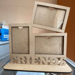Portarretratos triple "Friends" - Vector descarganle para corte CNC y grabado laser gratis | Stanser