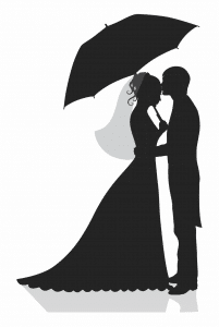 Novios bajo la sombrilla