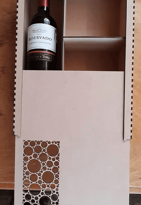 Caja para vino con divisiones