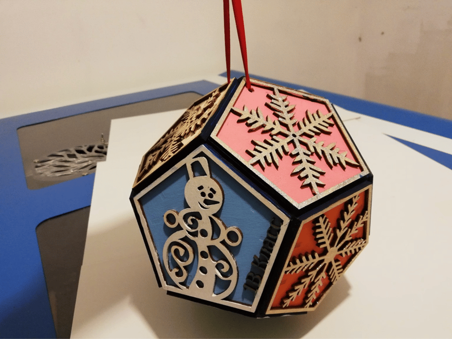 Esfera navideña «poliedro»
