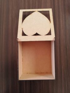 Caja sencilla «Tapa con corazón»