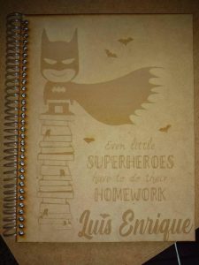 Portada de libreta «Superhéroe»