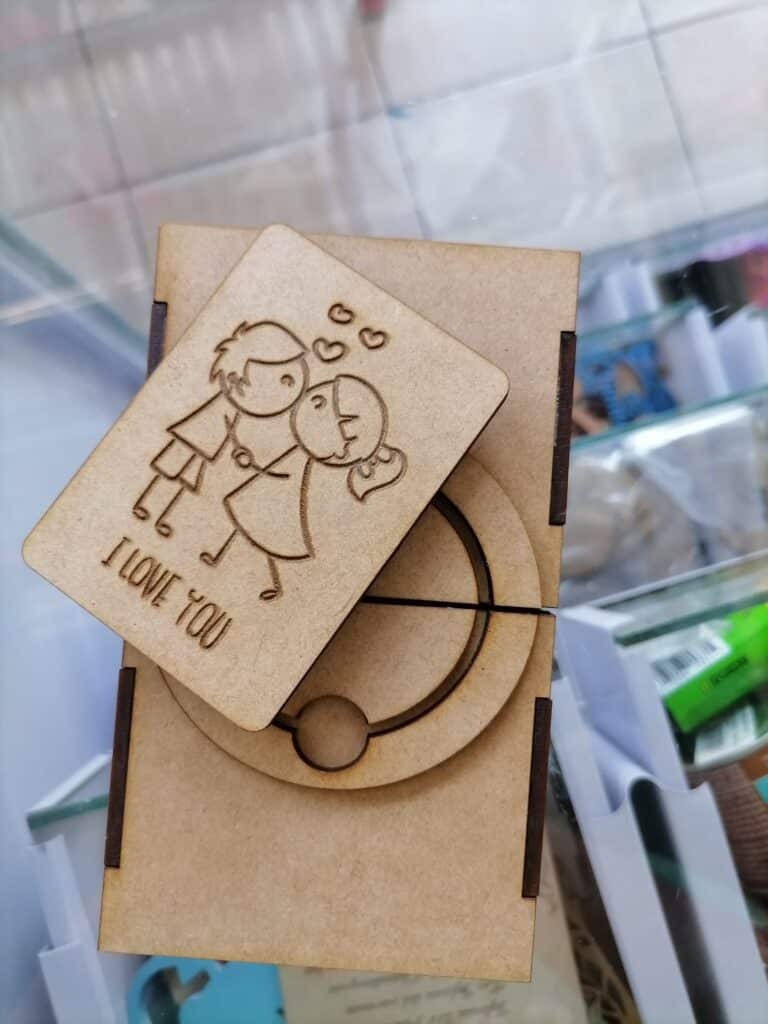 Caja «I love you» — vector para corte CNC