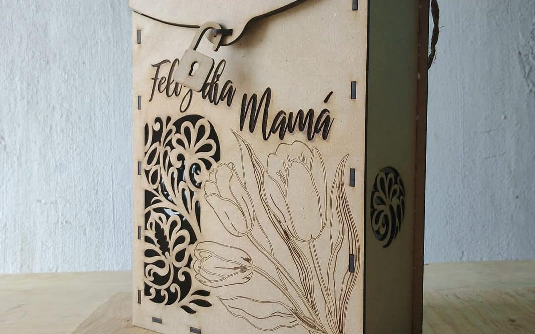 Caja de regalo «Feliz día Mamá»