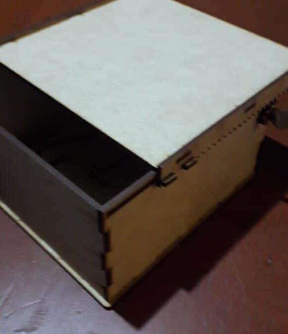 Caja de tapa deslizable