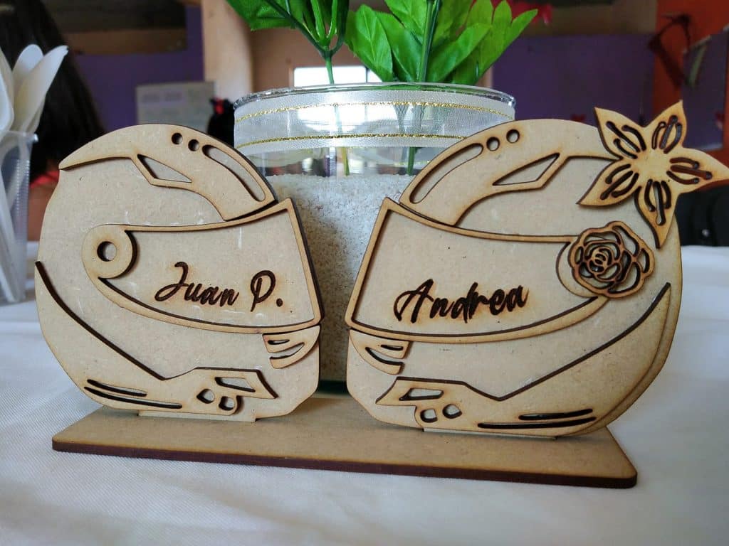 Adorno «Cascos de moto» — vector para corte CNC