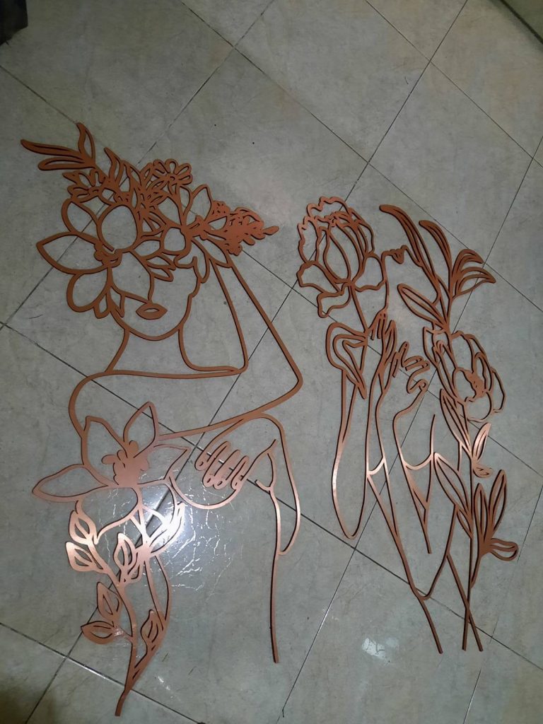 Mujeres y flores — vector para corte CNC