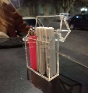Cigarrera de acrílico