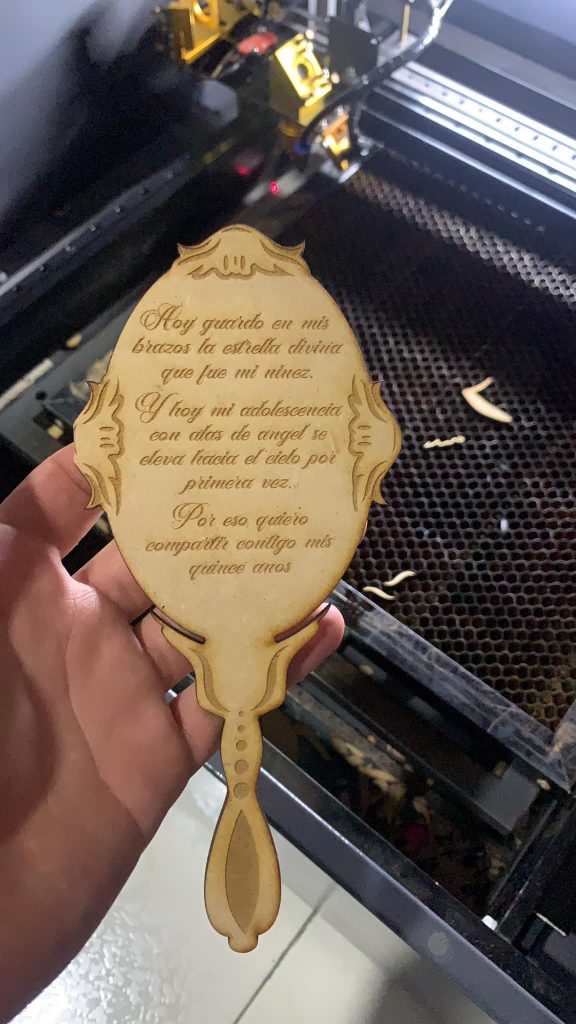 Invitación «Espejo de mano» — vector para corte CNC