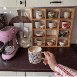 Repisa organizadora para tazas