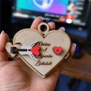 Llavero de corazón con portaretrato