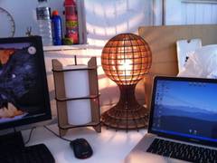 Lámpara de escritorio esférica