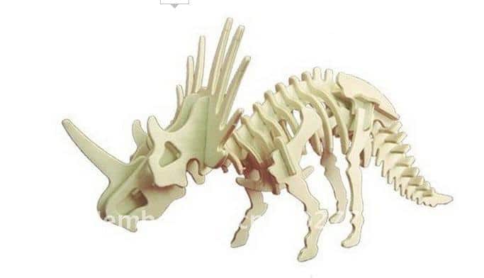 vector descargable para reproducir un Rompecabezas 3D Triceratops. Utiliza máquina de corte CNC para la realización de este proyecto.