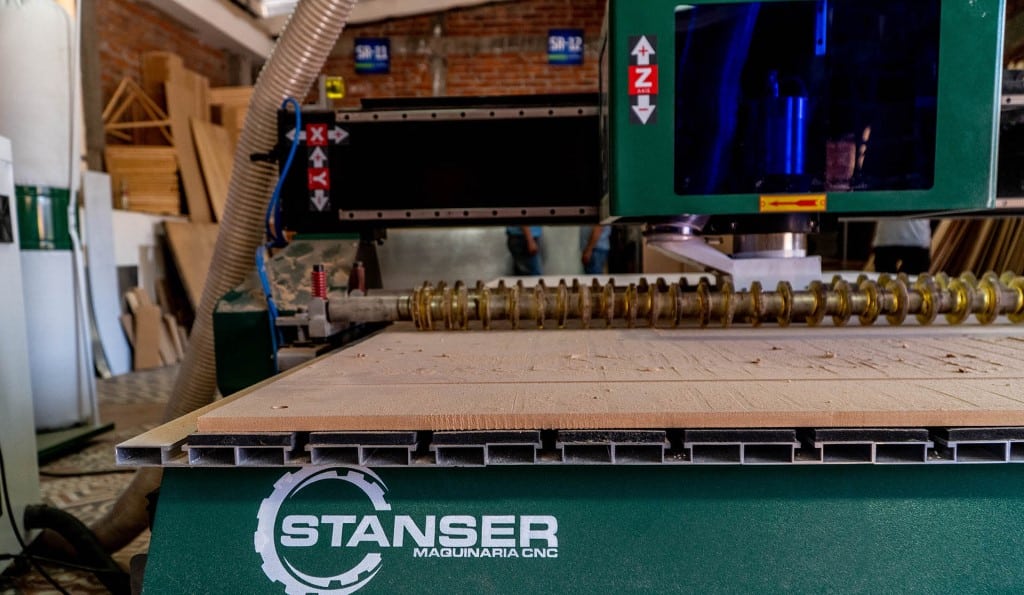 La revolución mueblera comienza este 2024 con tu CNC Router