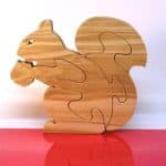 Te compartimos un vector descargable para reproducir una ardilla. Utiliza tu máquina de corte CNC para la realización de este proyecto.