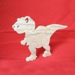 Te compartimos un vector descargable para reproducir un rompecabezas de dinosaurios. Utiliza tu máquina de corte CNC para la realización de este proyecto.