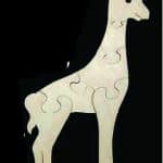 Te compartimos un vector descargable para reproducir un rompecabezas de jirafa. Utiliza tu máquina de corte CNC para la realización de este proyecto.