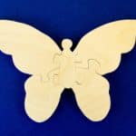 Te compartimos un vector descargable para reproducir un rompecabezas de mariposa. Utiliza tu máquina de corte CNC para la realización de este proyecto.