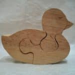 Te compartimos un vector descargable para reproducir un rompecabezas de pato. Utiliza tu máquina de corte CNC para la realización de este proyecto.
