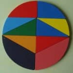 Te compartimos un vector descargable para reproducir un rompecabezas de colores en forma de circulo. Utiliza tu máquina de corte CNC para la realización de este proyecto.