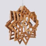 Te compartimos un vector descargable para reproducir un lámpara de estrella Utiliza tu máquina de corte CNC para la realización de este proyecto.