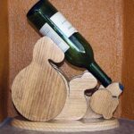 vector descargable para reproducir un wine bear. Utiliza tu máquina de corte CNC para la realización de este proyecto.