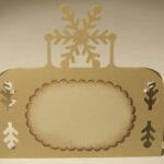 vector descargable para reproducir el diseño de un identifircador con decorado de campana.  Utiliza tu máquina de corte CNC