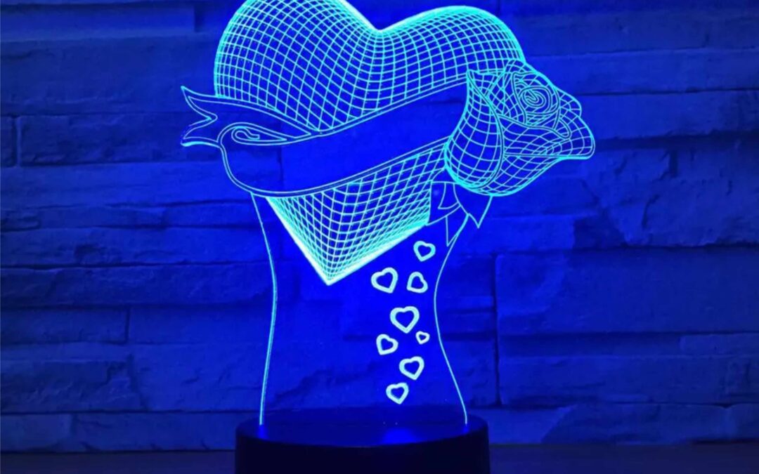 Lámpara de acrílico «Corazón y rosa»