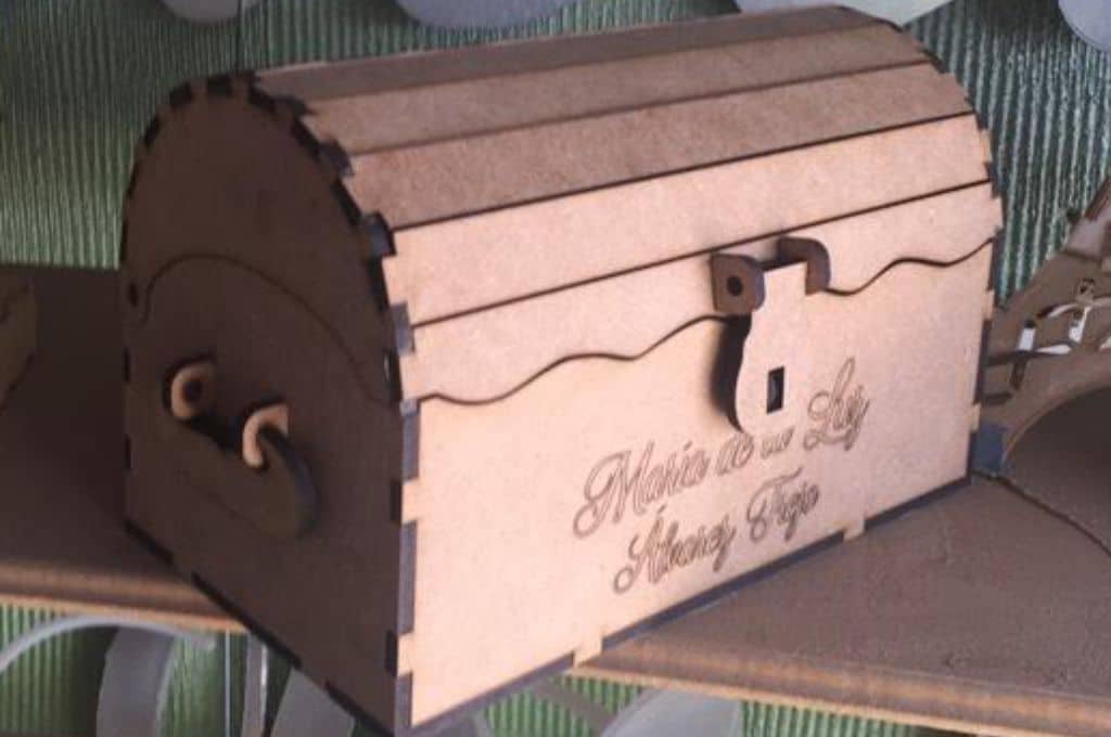 vector descargable para reproducir el diseño de un cofre de 5mm.  Utiliza tu máquina de corte CNC