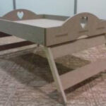 vector descargable para reproducir el diseño de una bandeja de cama corazón.   Utiliza tu máquina de corte CNC