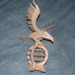 vector descargable para reproducir el diseño de un águila.   Utiliza tu máquina de corte CNC para la realización de este proyecto.