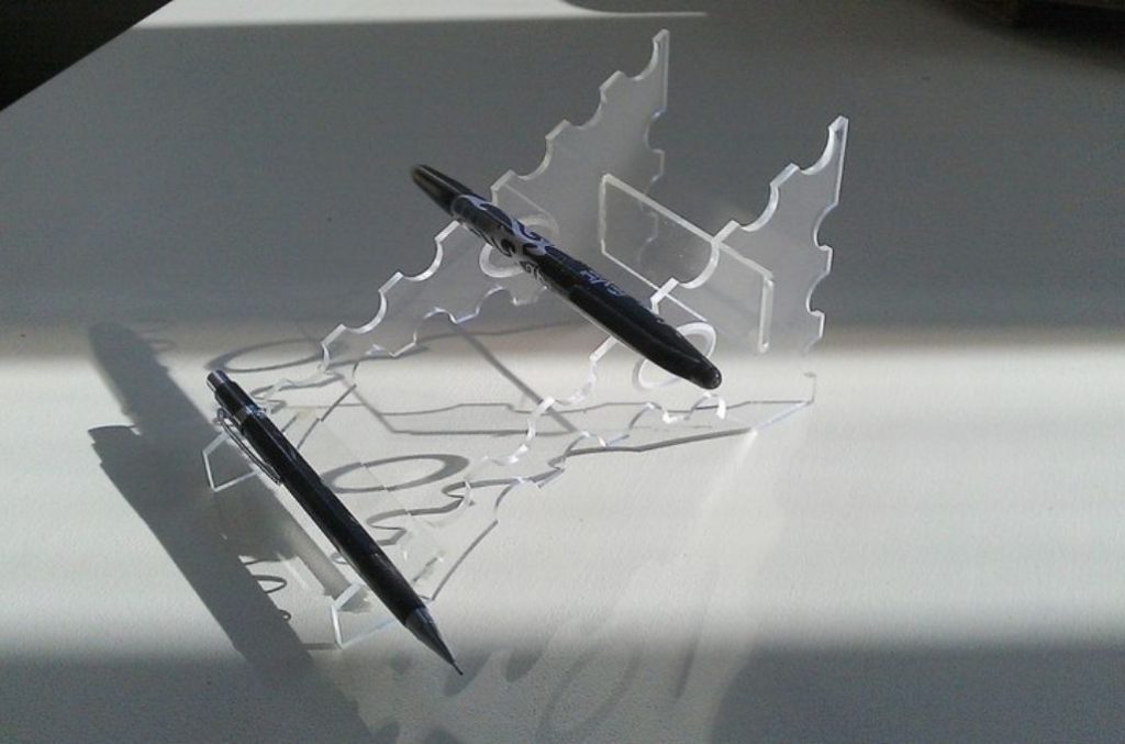 Exhibidor de plumas — vector para corte CNC