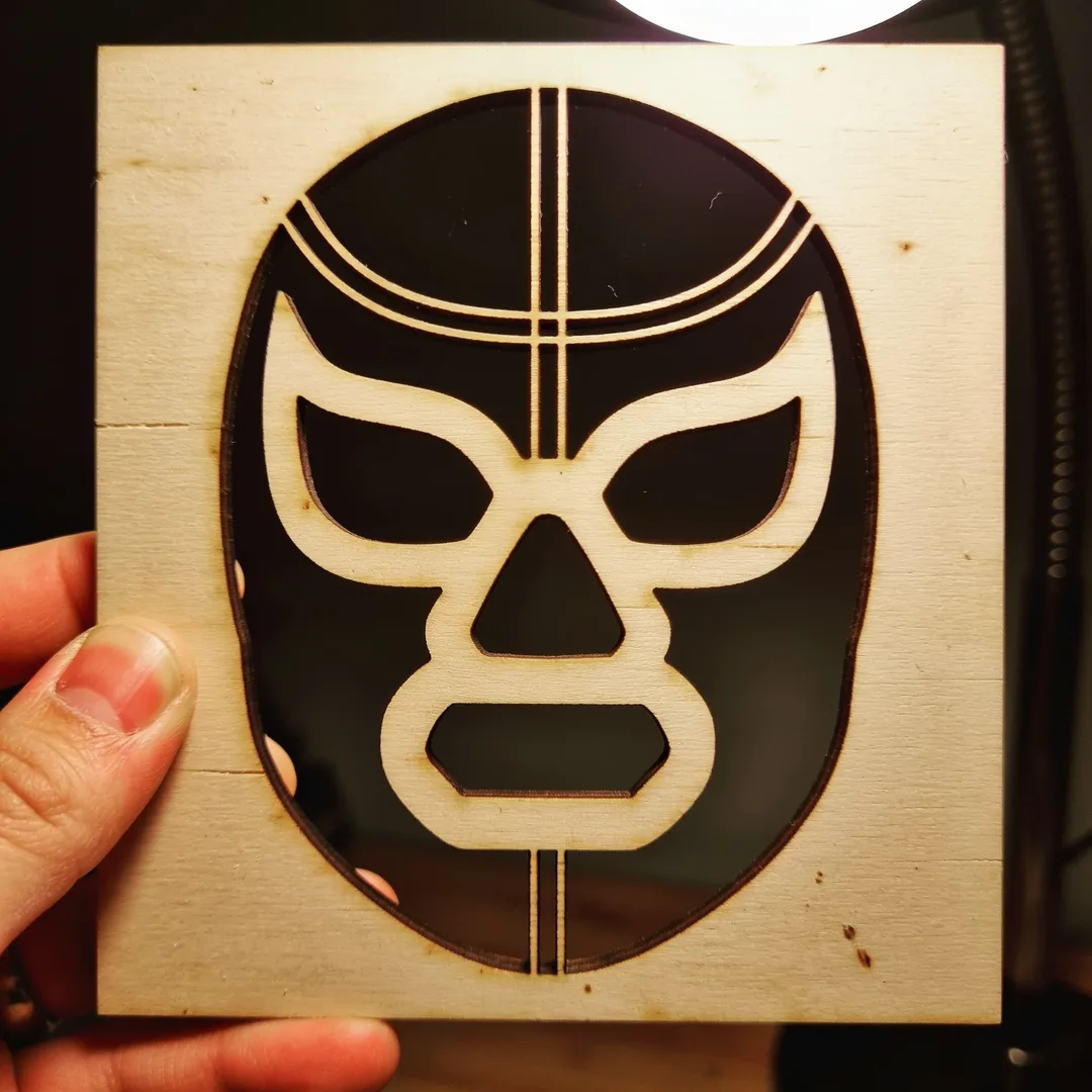 Wooden lucha libre mask si