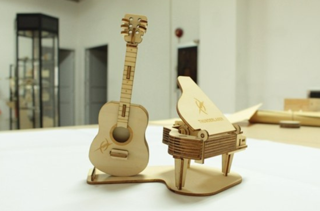 Guitarra y piano pequeños — vector para corte CNC