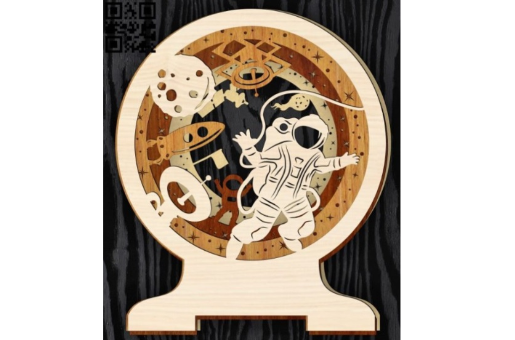 Astronauta en capas — vector para corte CNC