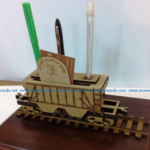 vector descargable para reproducir el diseño de un portalápices de tren.    Utiliza tu máquina de corte CNC para realizar este proyecto.