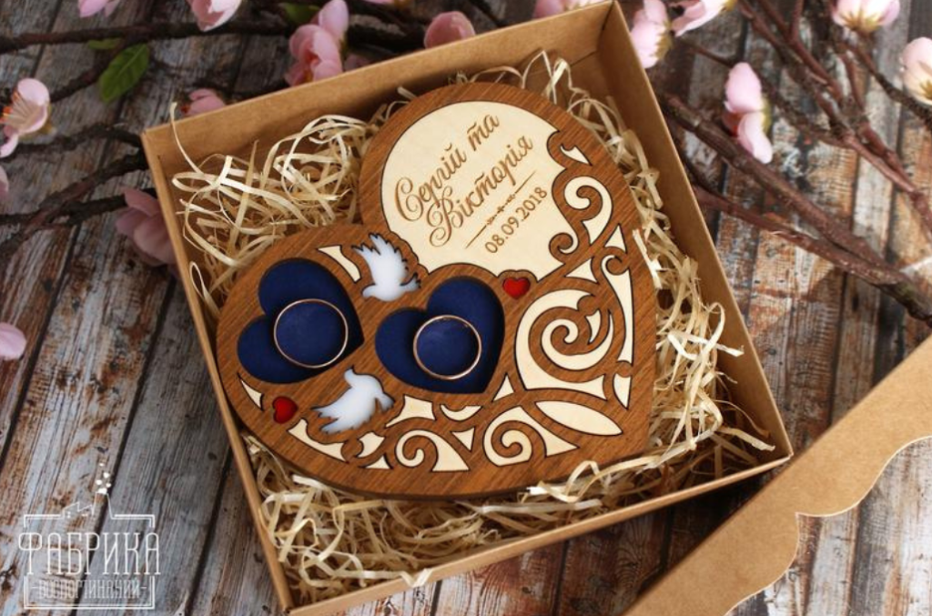Porta anillo para boda — vector para corte CNC